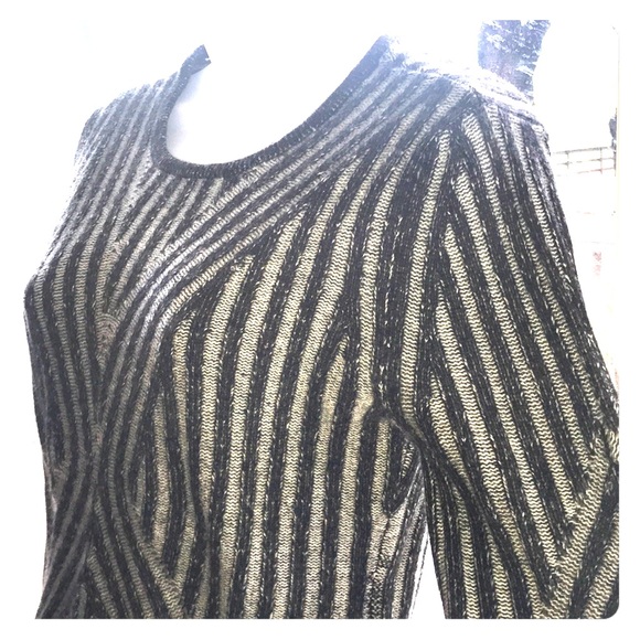Beautiful Cashmere sweater black and gray size small - Picture 2 of 8